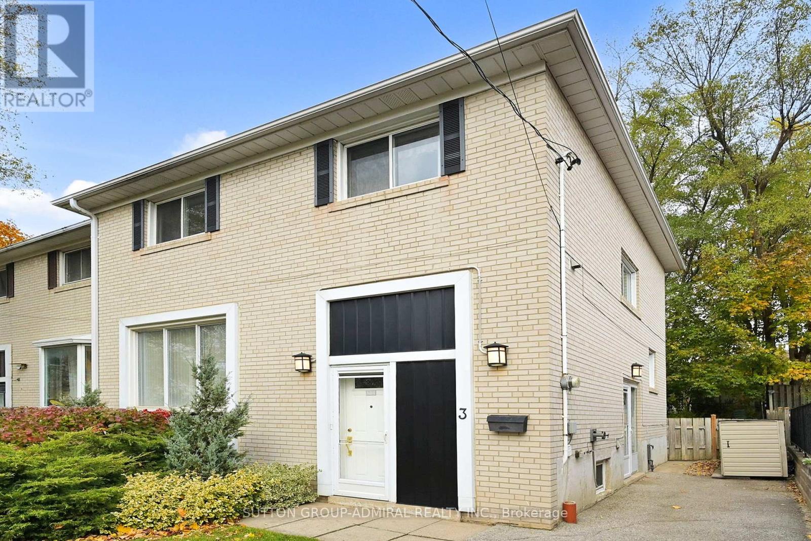 3 Regatta Crescent, Toronto, Ontario  M2R 2X7 - Photo 2 - C12531650