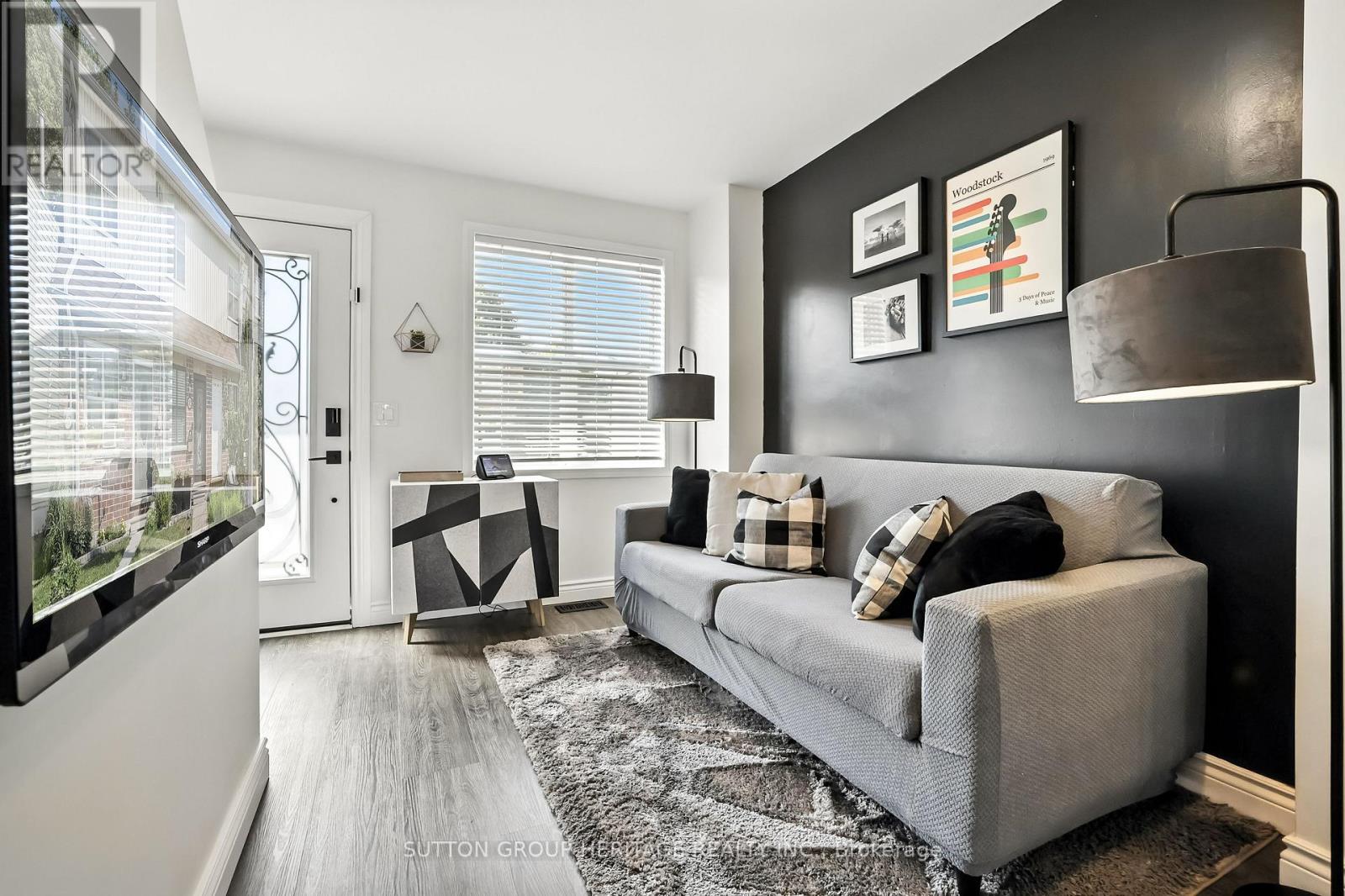 152 Olive Avenue, Oshawa, Ontario  L1H 2P2 - Photo 5 - E12531644