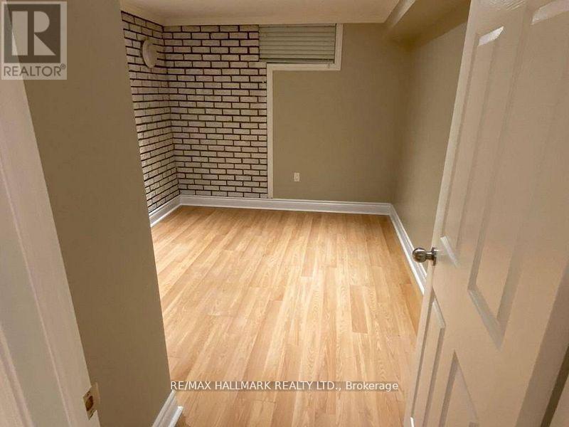 Bsmnt - 24 Hillview Drive, Newmarket, Ontario  L3Y 4H9 - Photo 4 - N12531648