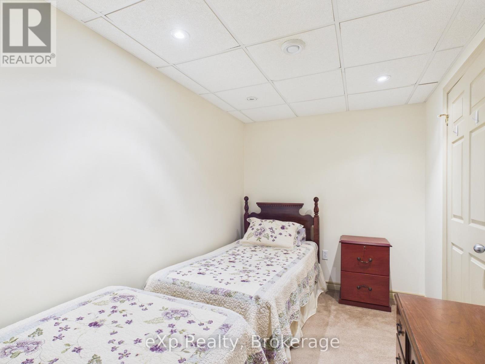 9 - 302 Park Street W, West Grey, Ontario  N0G 1R0 - Photo 18 - X12531696