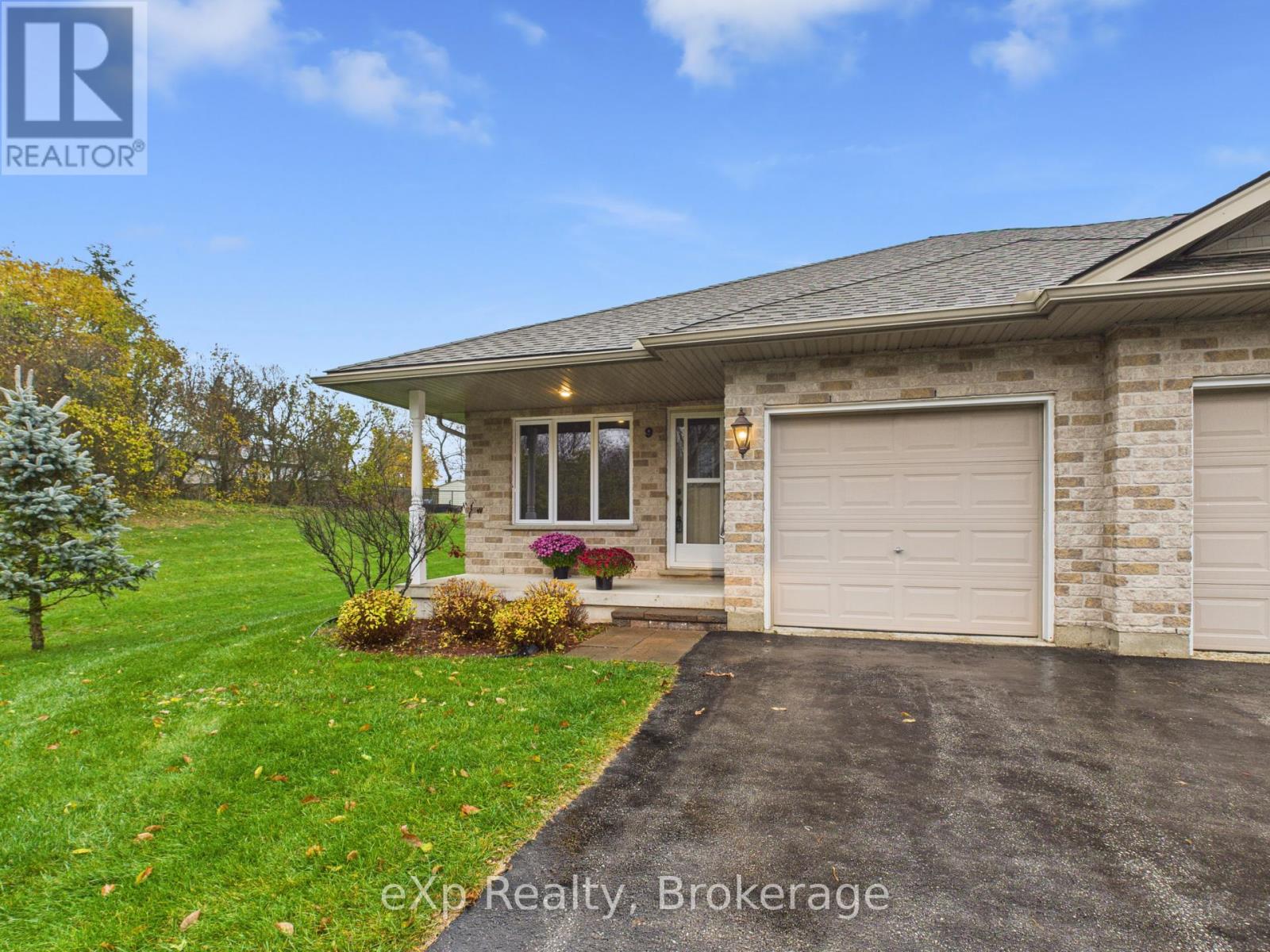 9 - 302 Park Street W, West Grey, Ontario  N0G 1R0 - Photo 2 - X12531696