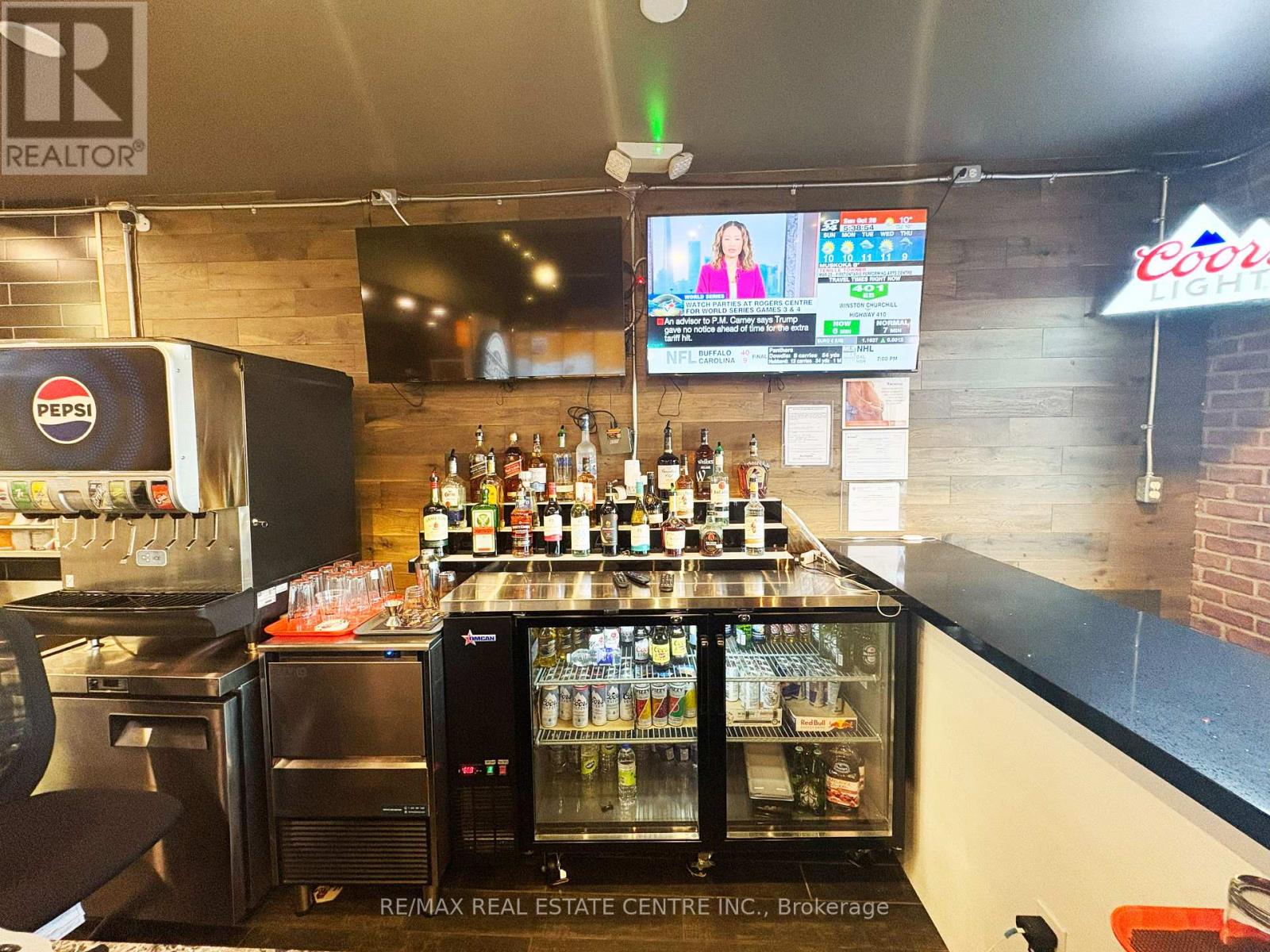 E110 - 676 Appleby Line, Burlington, Ontario  L7L 6J9 - Photo 11 - W12531612