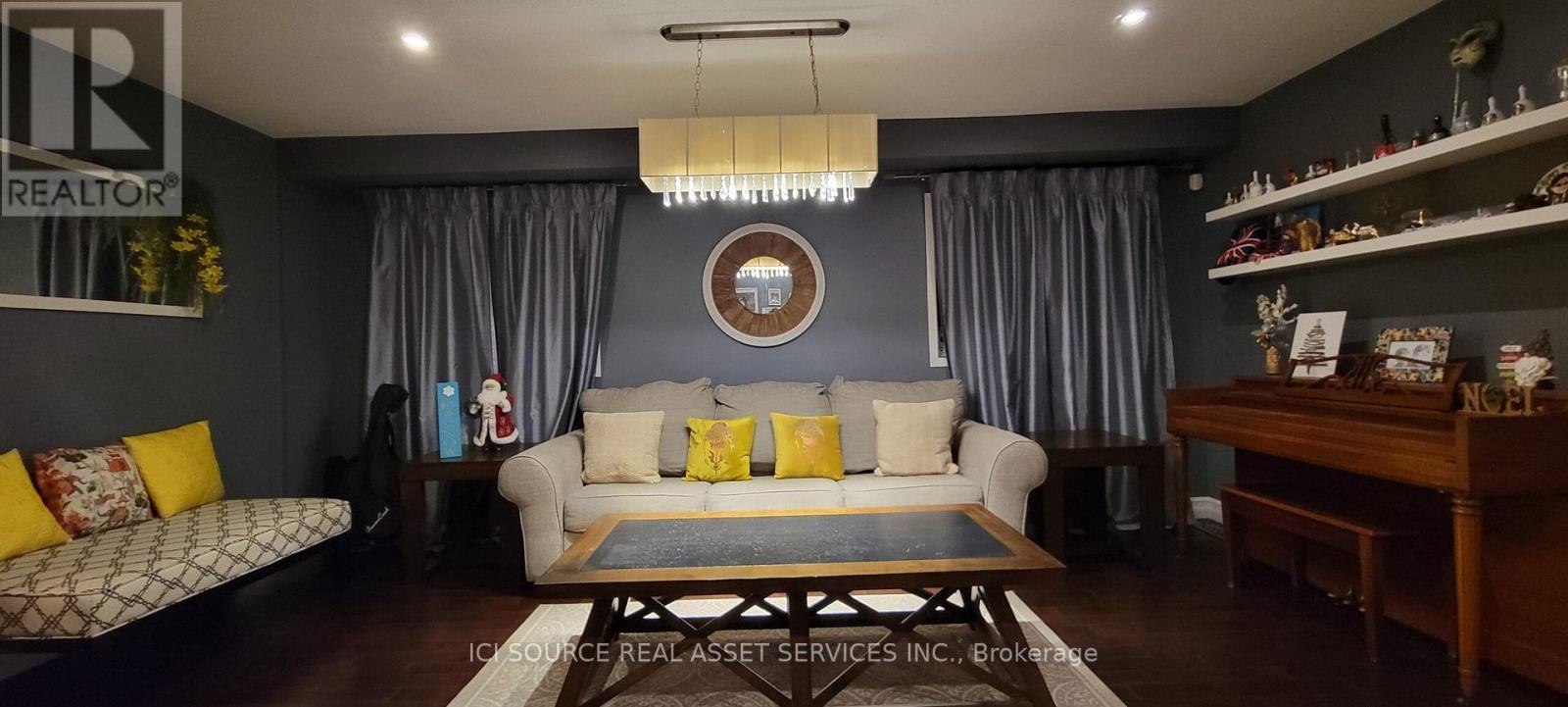 3892 Arbourview Terrace, Mississauga, Ontario  L5M 7B7 - Photo 2 - W12531626