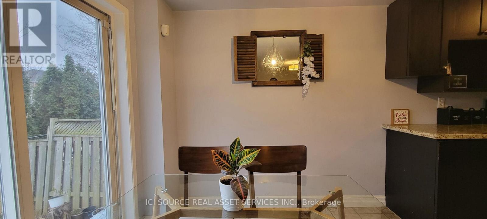 3892 Arbourview Terrace, Mississauga, Ontario  L5M 7B7 - Photo 3 - W12531626