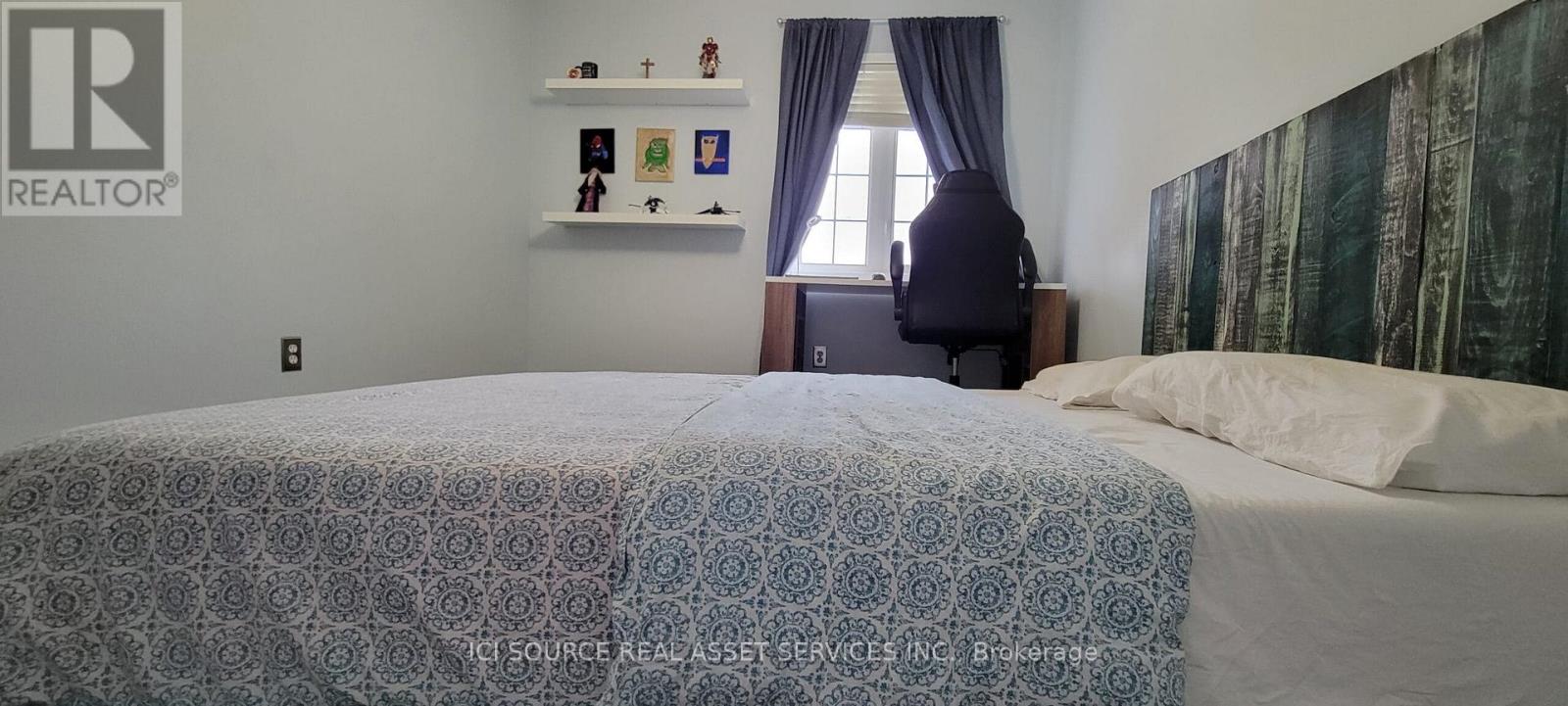 3892 Arbourview Terrace, Mississauga, Ontario  L5M 7B7 - Photo 6 - W12531626