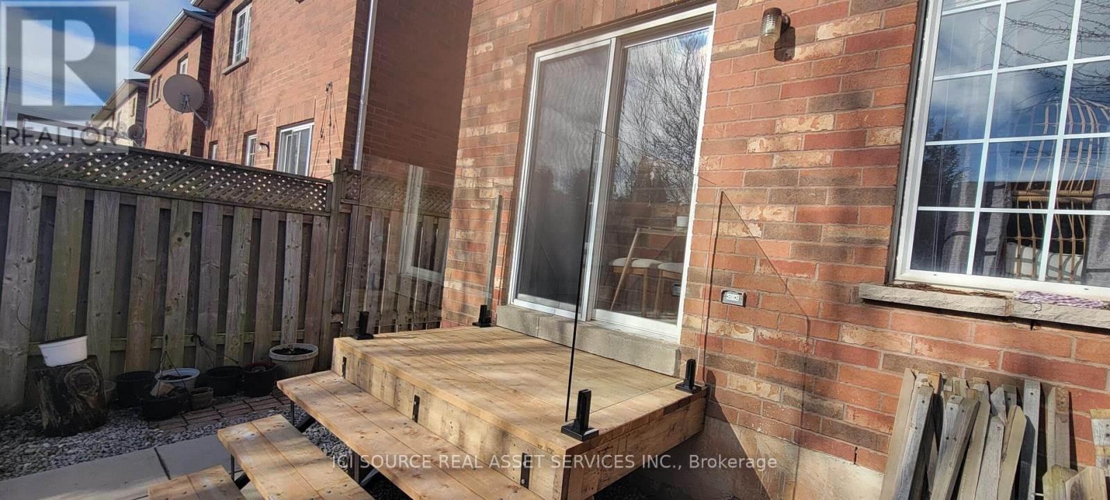 3892 Arbourview Terrace, Mississauga, Ontario  L5M 7B7 - Photo 8 - W12531626