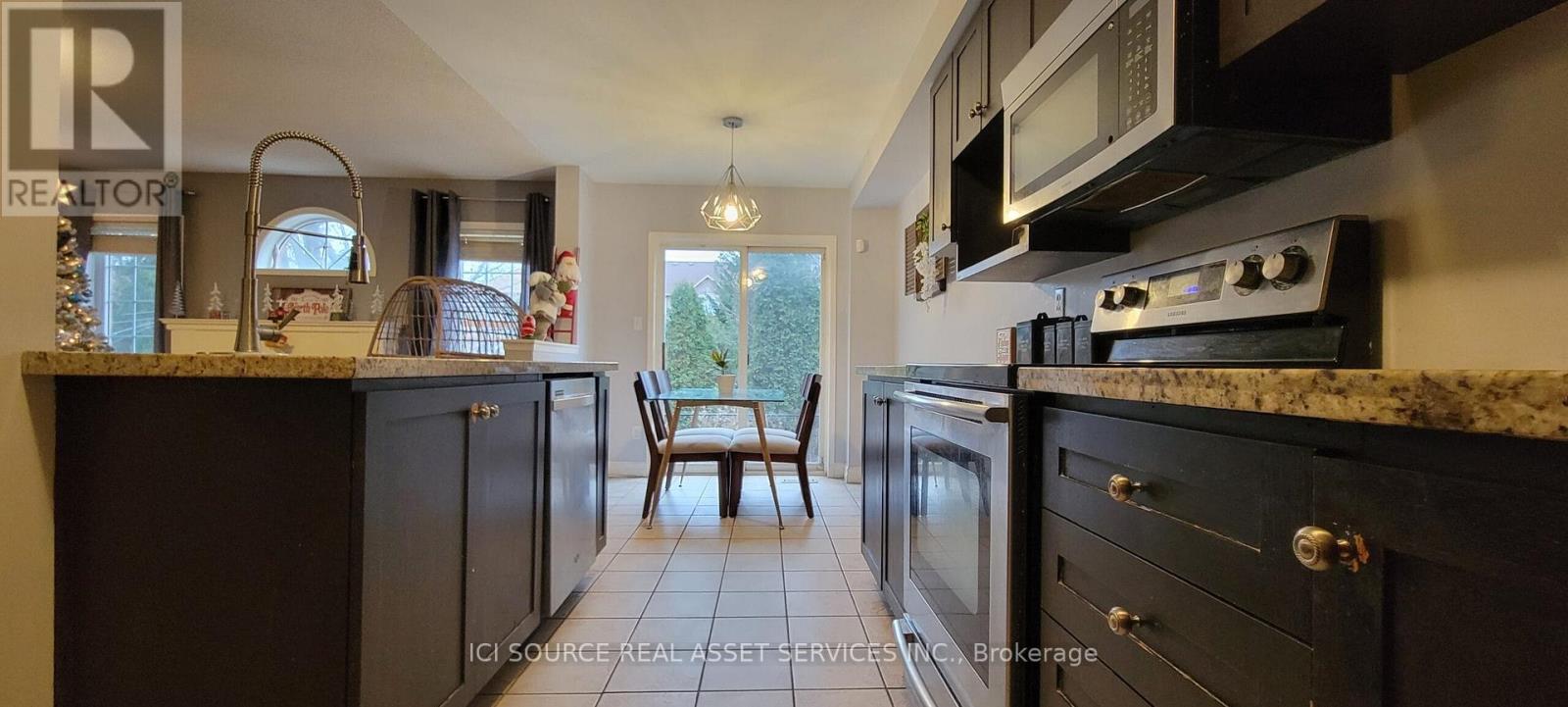 3892 Arbourview Terrace, Mississauga, Ontario  L5M 7B7 - Photo 9 - W12531626