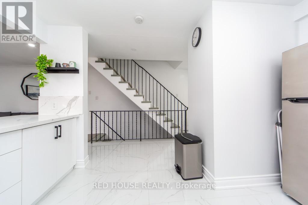 2 - 87 Irwin Road, Toronto, Ontario  M9W 5W1 - Photo 13 - W12531670