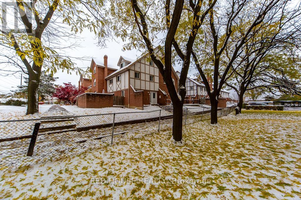 2 - 87 Irwin Road, Toronto, Ontario  M9W 5W1 - Photo 2 - W12531670