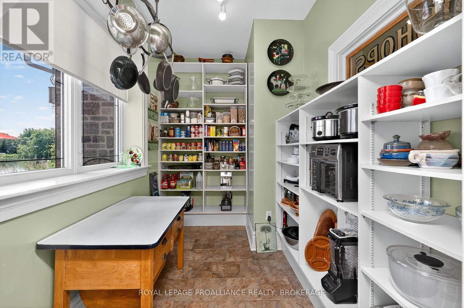 147 1000 Island Parkway, Leeds And The Thousand Islands, Ontario  K7G 2V4 - Photo 10 - X12531712