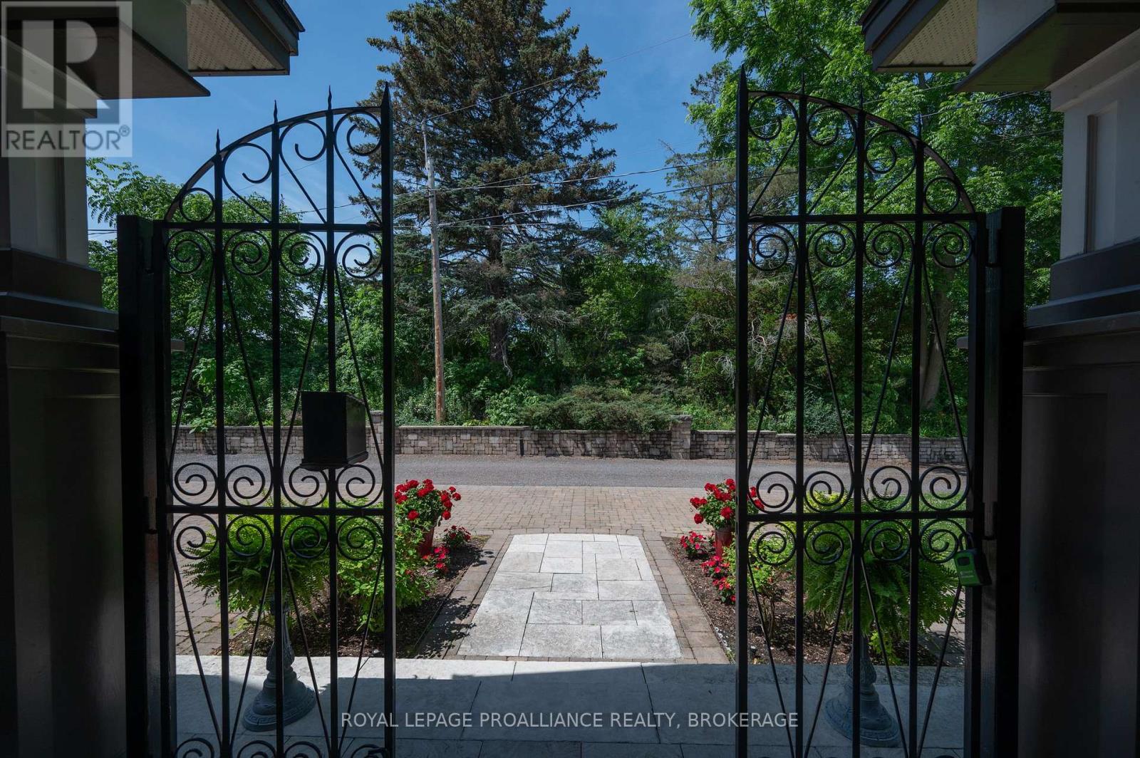 147 1000 Island Parkway, Leeds And The Thousand Islands, Ontario  K7G 2V4 - Photo 44 - X12531712