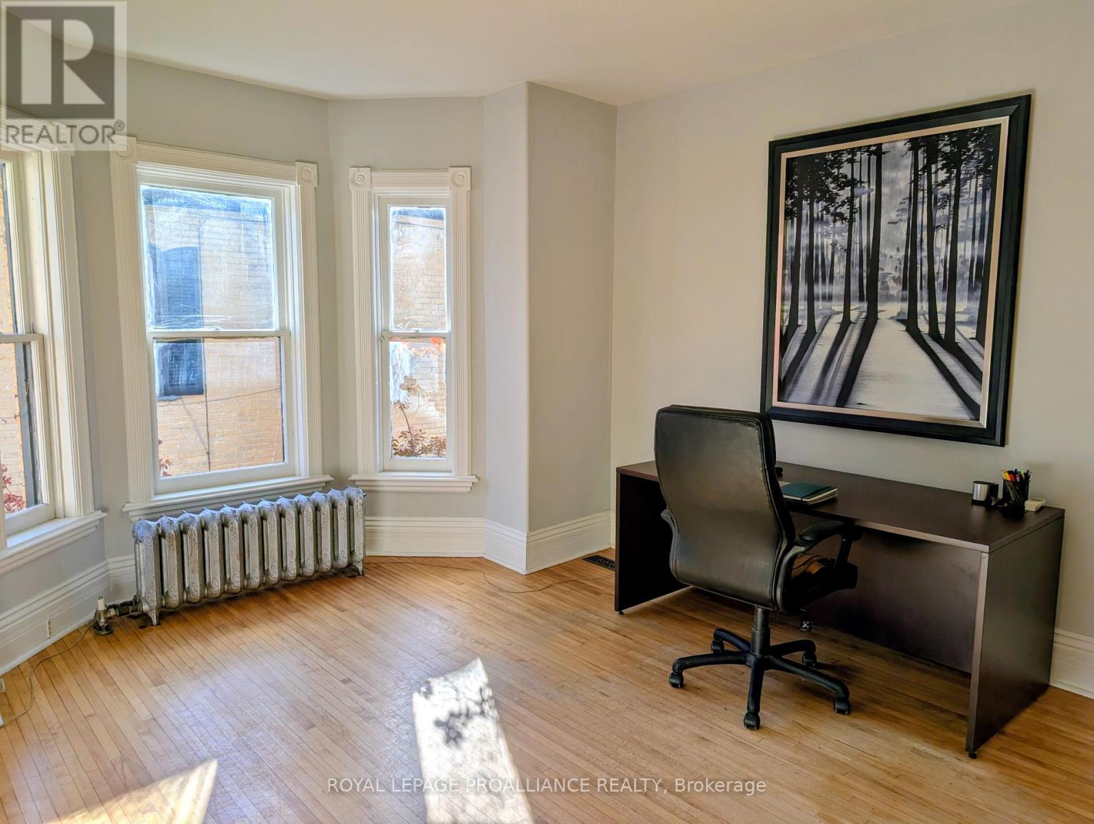 273 Rubidge Street, Peterborough, Ontario  K9J 3P1 - Photo 3 - X12531680