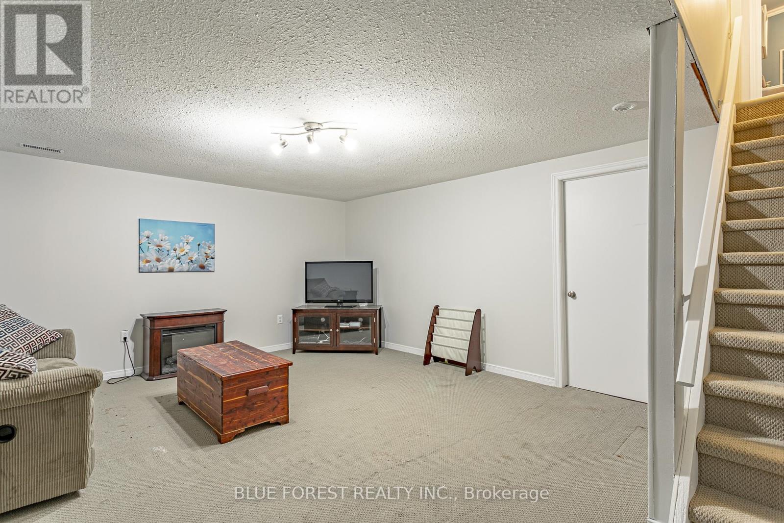 4167 Hamilton Road, Thames Centre, Ontario  N0L 1G2 - Photo 16 - X12531716