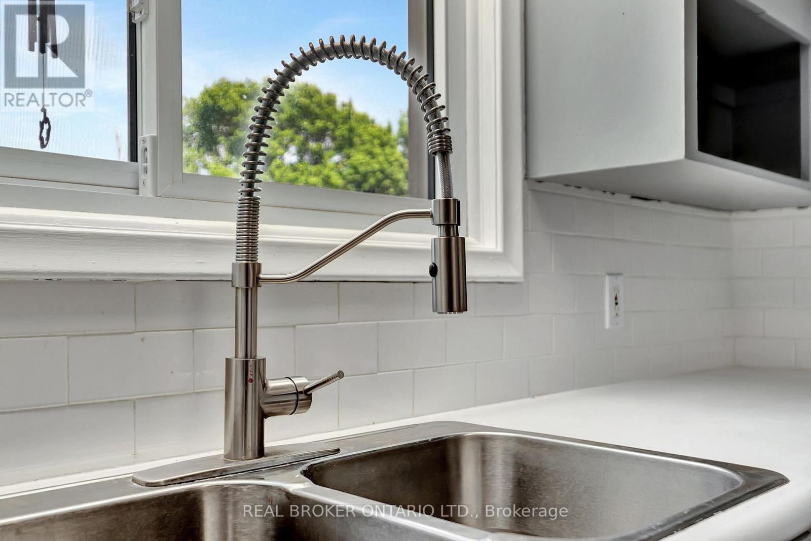 1017 Braeside Street, Woodstock, Ontario  N4S 4T3 - Photo 10 - X12531624