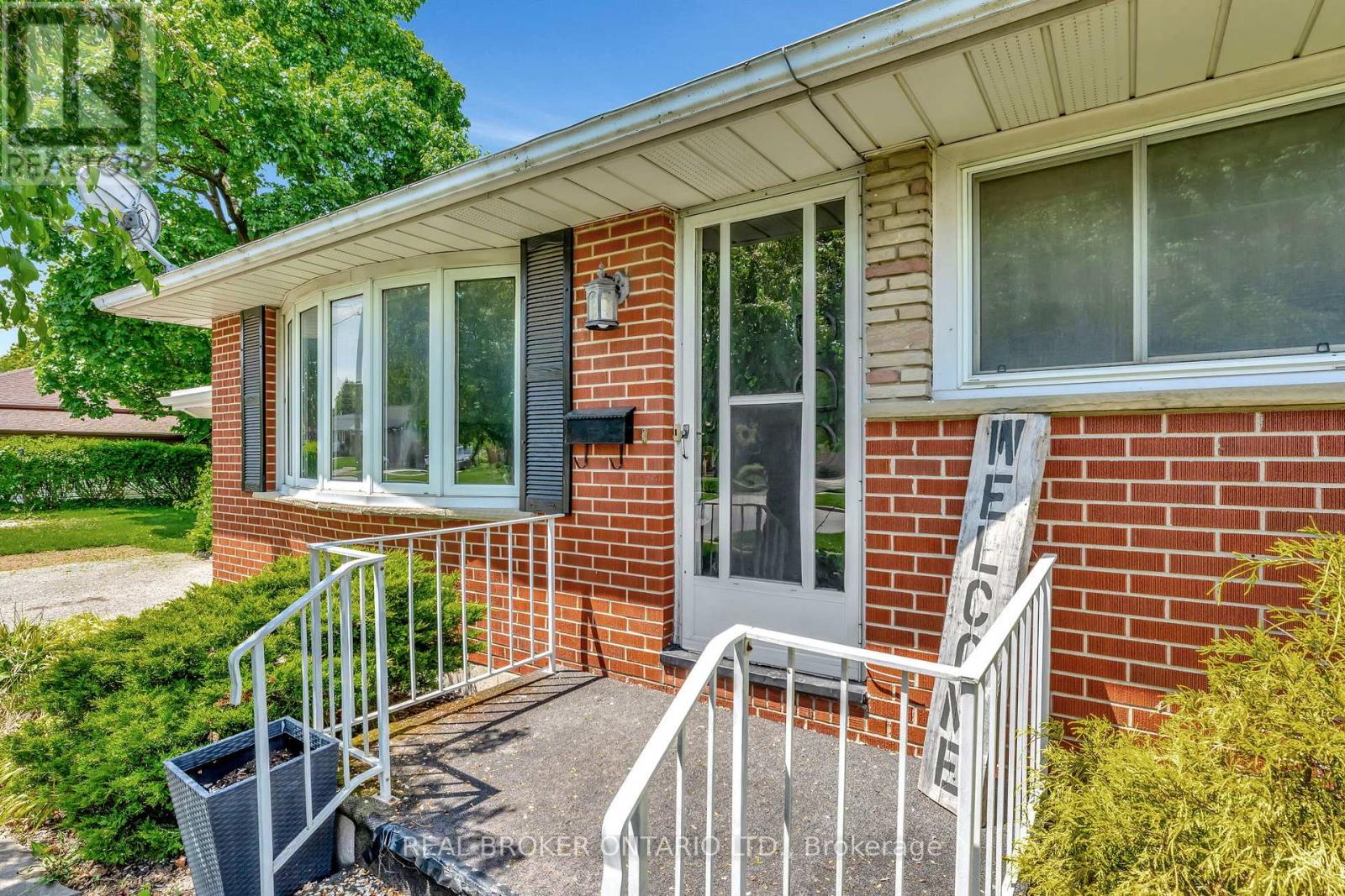 1017 Braeside Street, Woodstock, Ontario  N4S 4T3 - Photo 3 - X12531624