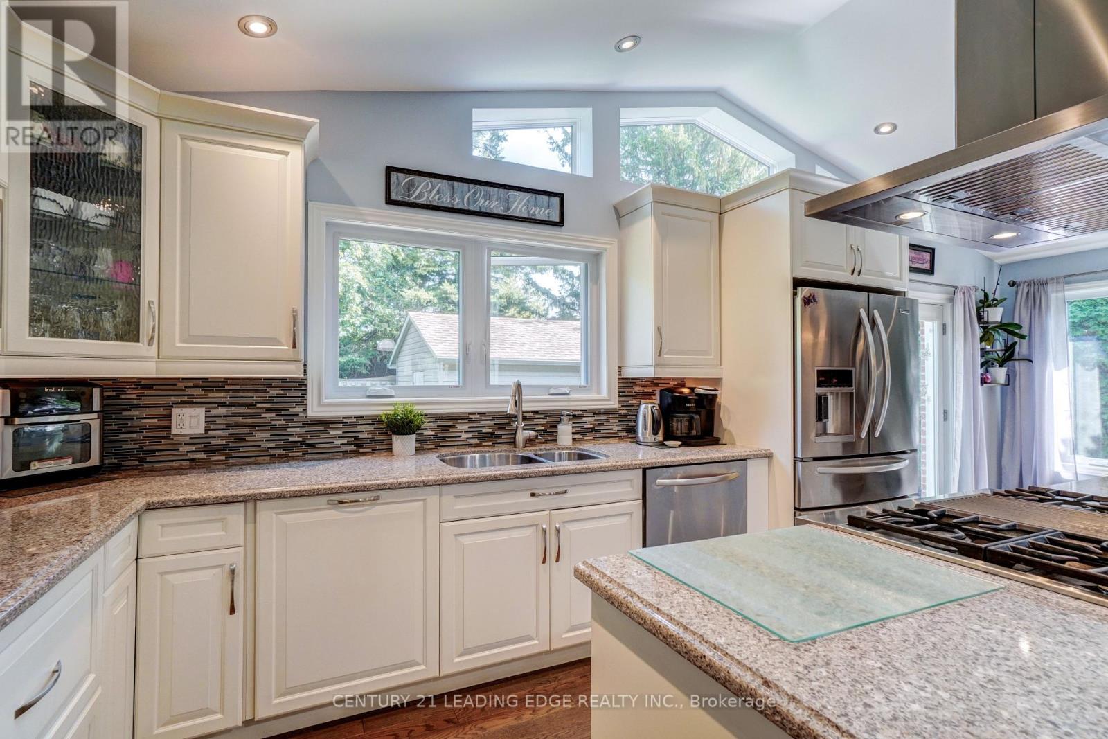 7 Dingley Court, Ajax, Ontario  L1S 6B5 - Photo 11 - E12531706