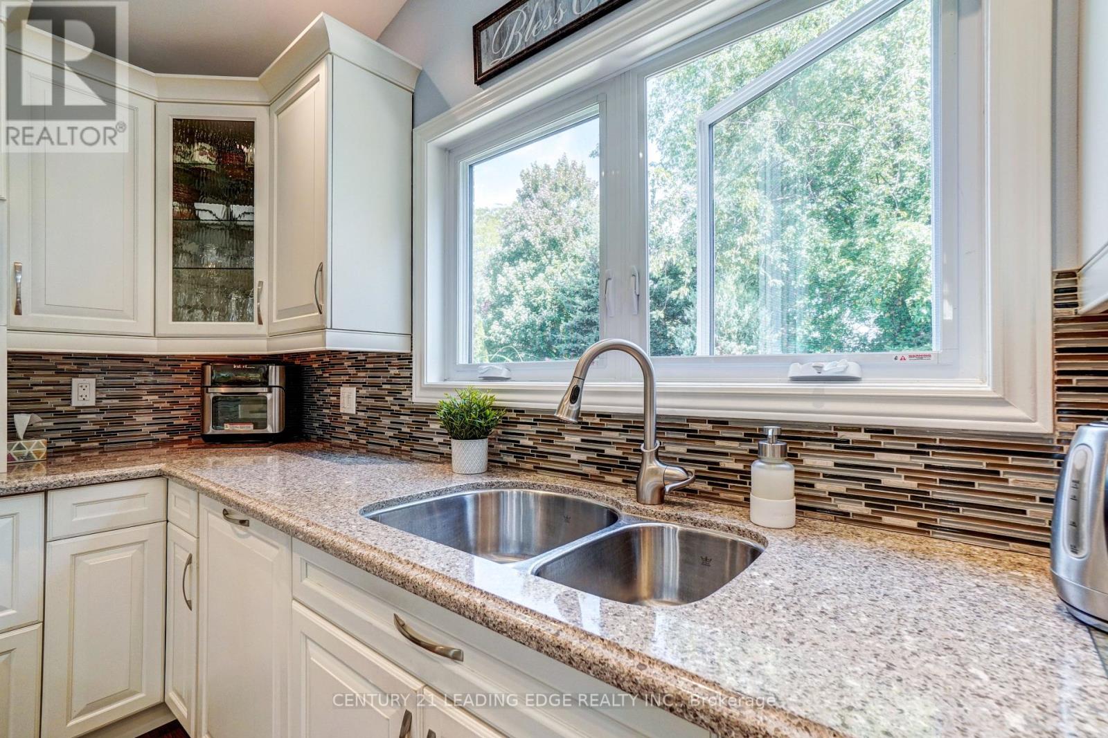 7 Dingley Court, Ajax, Ontario  L1S 6B5 - Photo 16 - E12531706