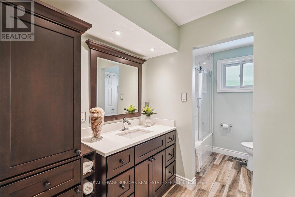 510 Fenwick Place, Burlington, Ontario  L7N 2W8 - Photo 23 - W12412042