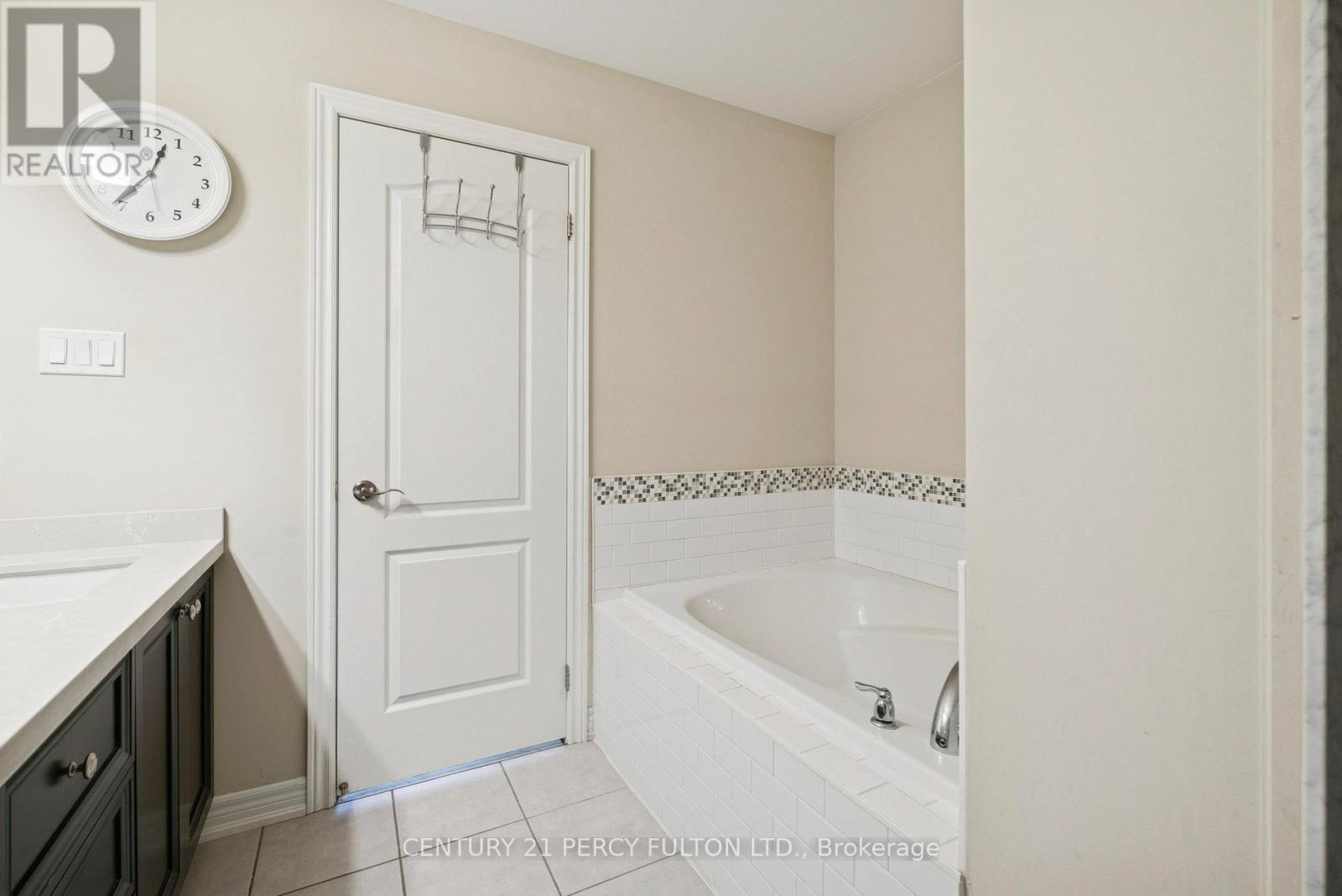 2 Prosser Crescent, Georgina, Ontario  L0E 1R0 - Photo 30 - N12531686