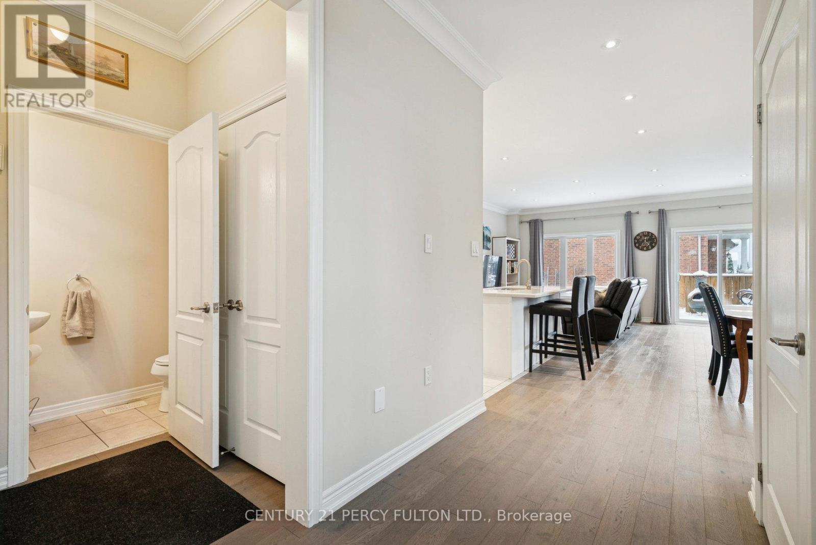 2 Prosser Crescent, Georgina, Ontario  L0E 1R0 - Photo 9 - N12531686