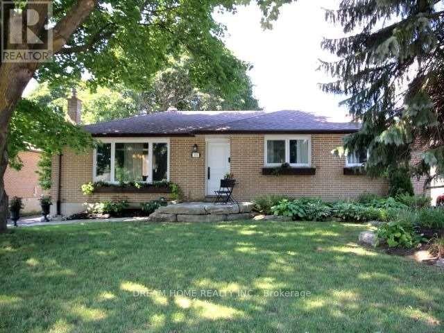 110 JOHNSON STREET, Barrie, Ontario