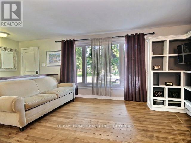 110 Johnson Street, Barrie, Ontario  L4M 4R5 - Photo 2 - S12531698