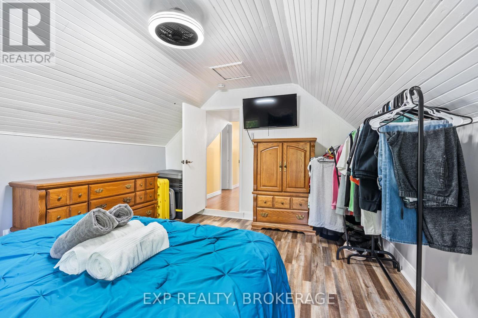 590 Queen Street, Gananoque, Ontario K7G 2B1 - Photo 23 - X12531814