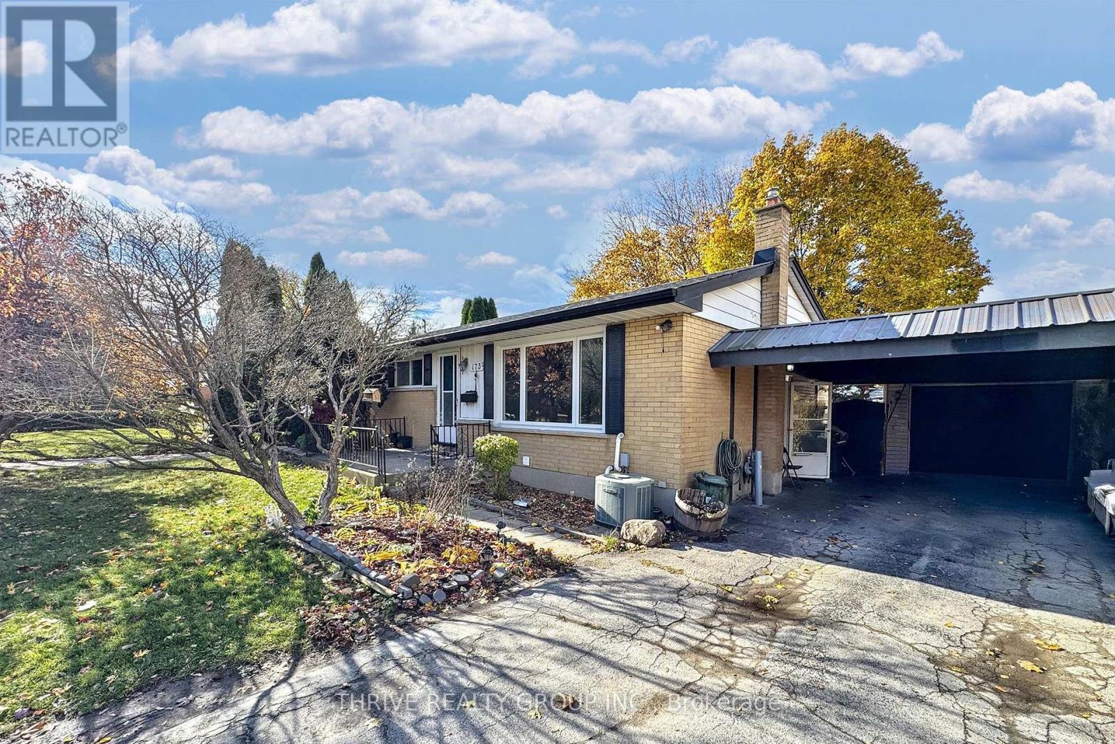 Upper - 173 Bancroft Road, London East, Ontario N5V 1E1 - Photo 1 - X12531774