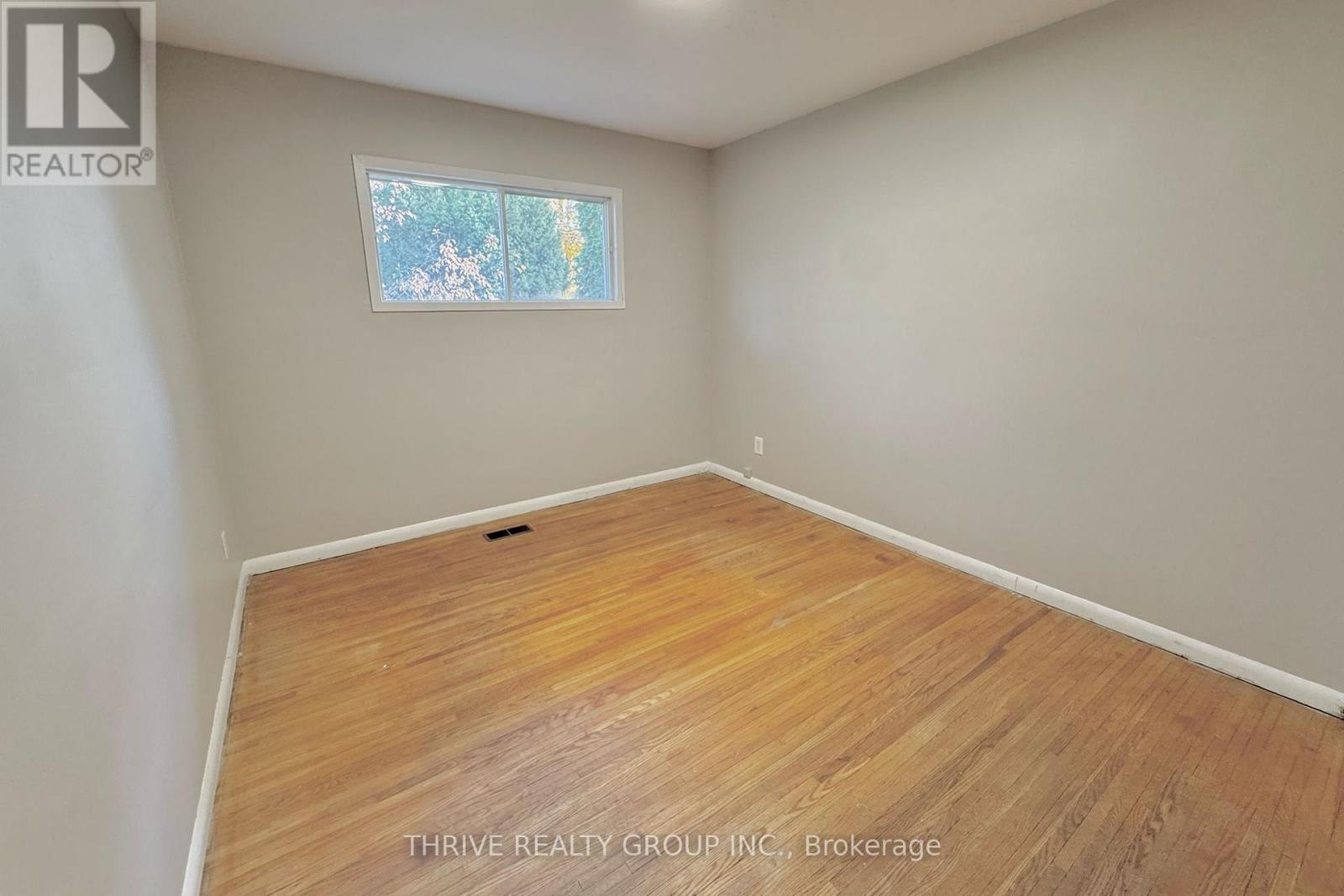 Upper - 173 Bancroft Road, London East, Ontario N5V 1E1 - Photo 15 - X12531774