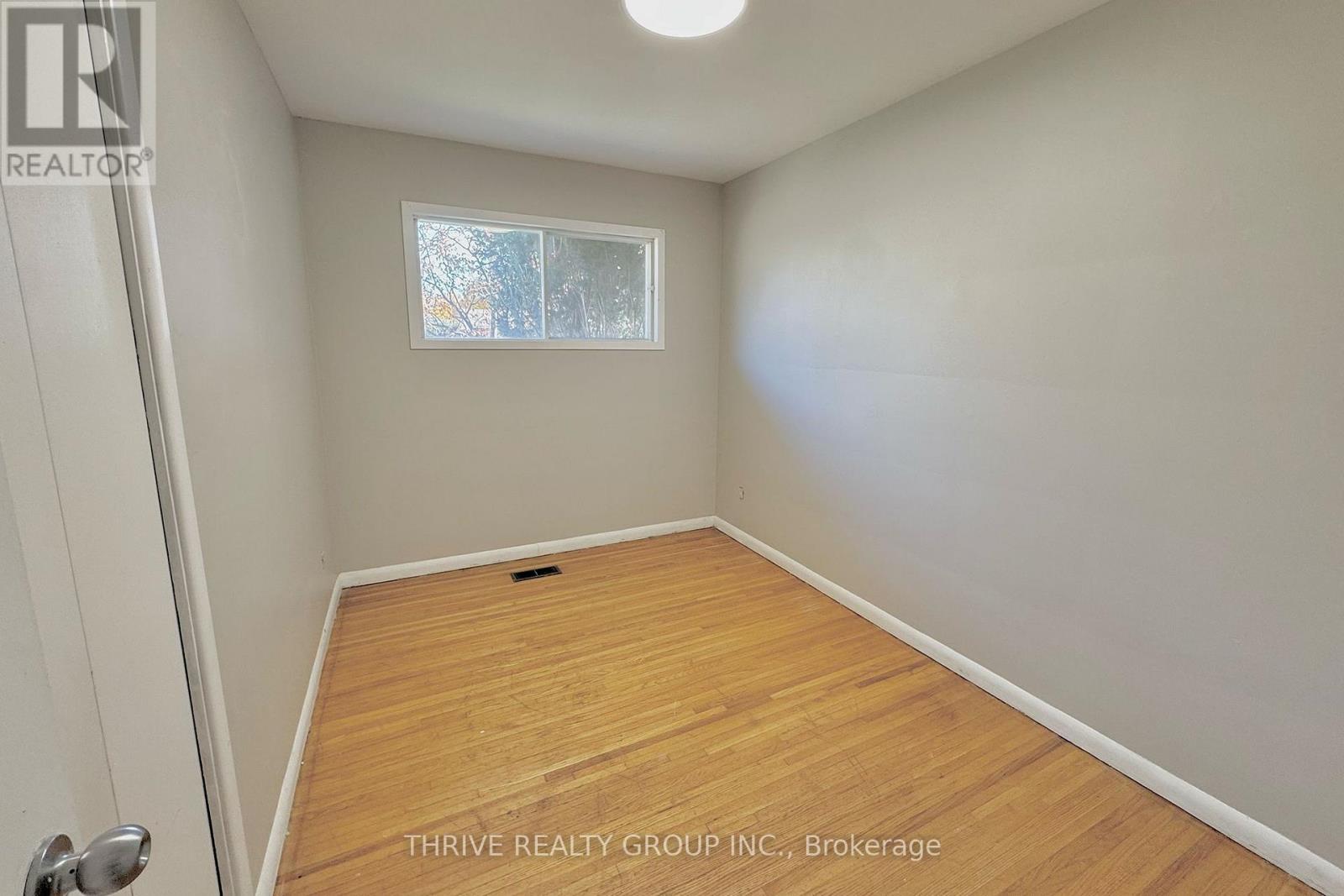 Upper - 173 Bancroft Road, London East, Ontario N5V 1E1 - Photo 19 - X12531774