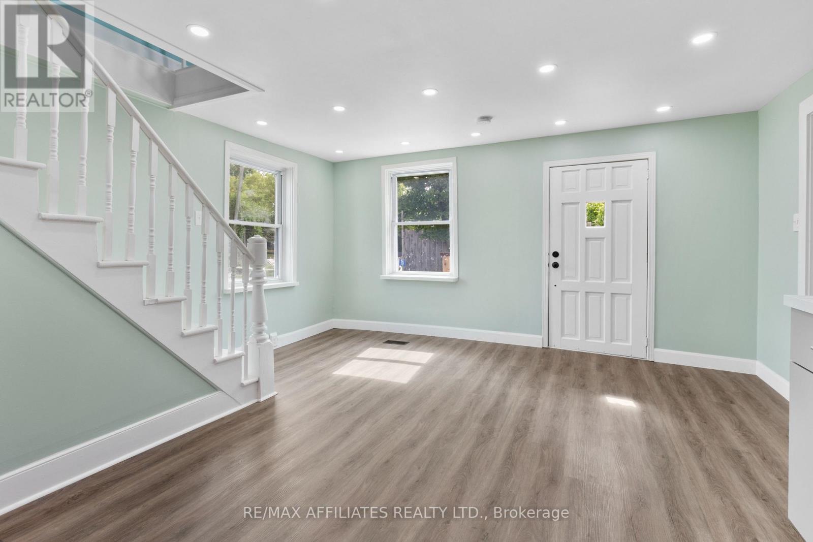 79 Henry Street, Merrickville-Wolford, Ontario  K0G 1G0 - Photo 4 - X12531754