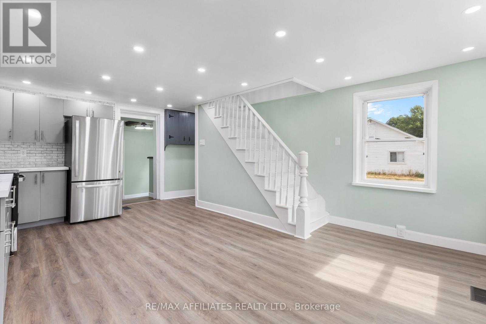 79 Henry Street, Merrickville-Wolford, Ontario  K0G 1G0 - Photo 5 - X12531754