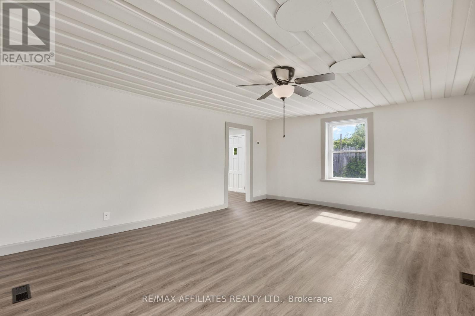 79 Henry Street, Merrickville-Wolford, Ontario  K0G 1G0 - Photo 9 - X12531754