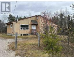 5 Northern Cres, Armstrong Station, Ontario
