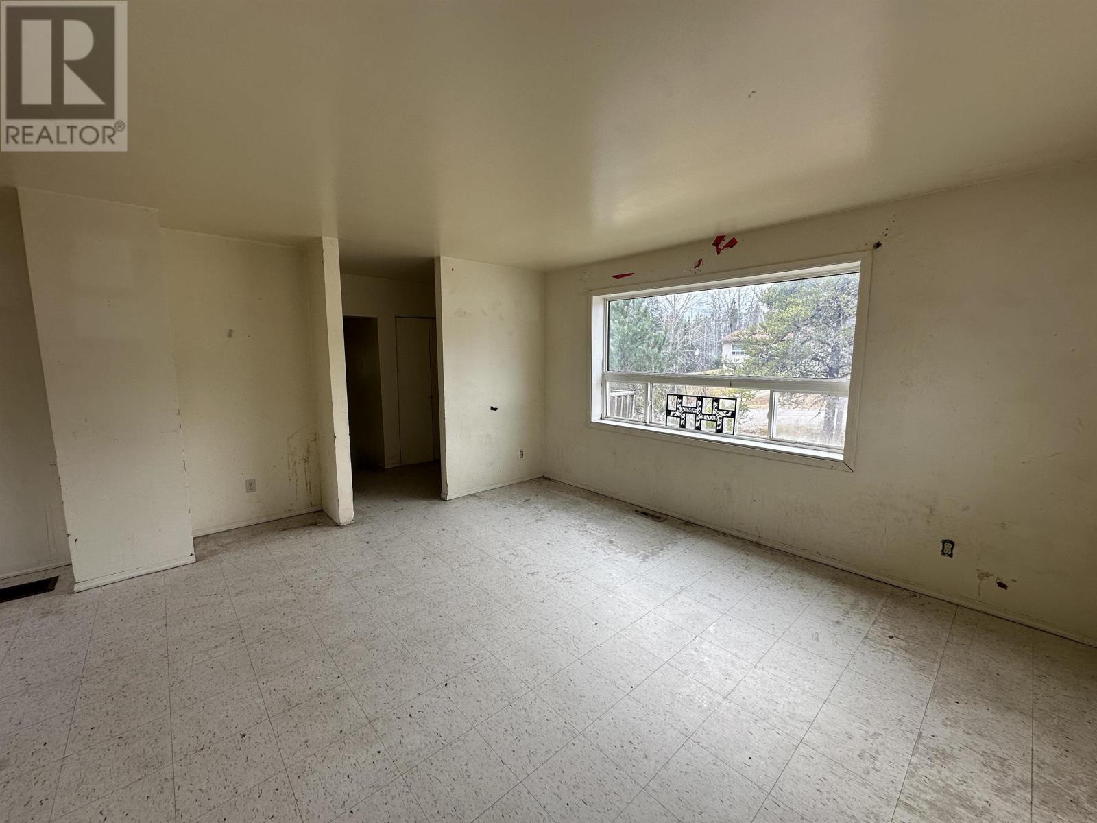 5 Northern Cres, Armstrong Station, Ontario  P0T 1A0 - Photo 5 - TB253398