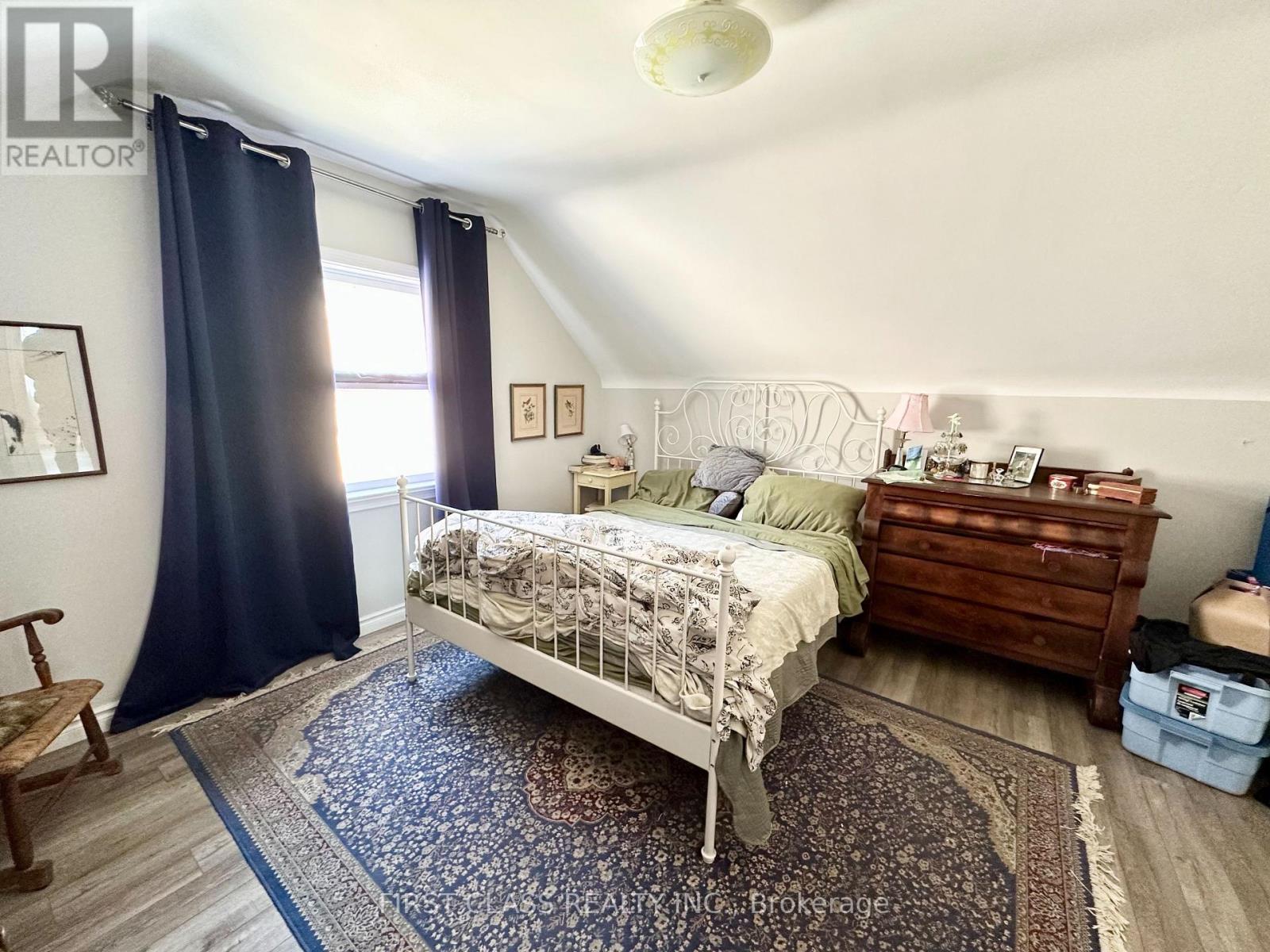 82 Hillcroft Drive, Toronto, Ontario  M9B 4X9 - Photo 14 - W12531674