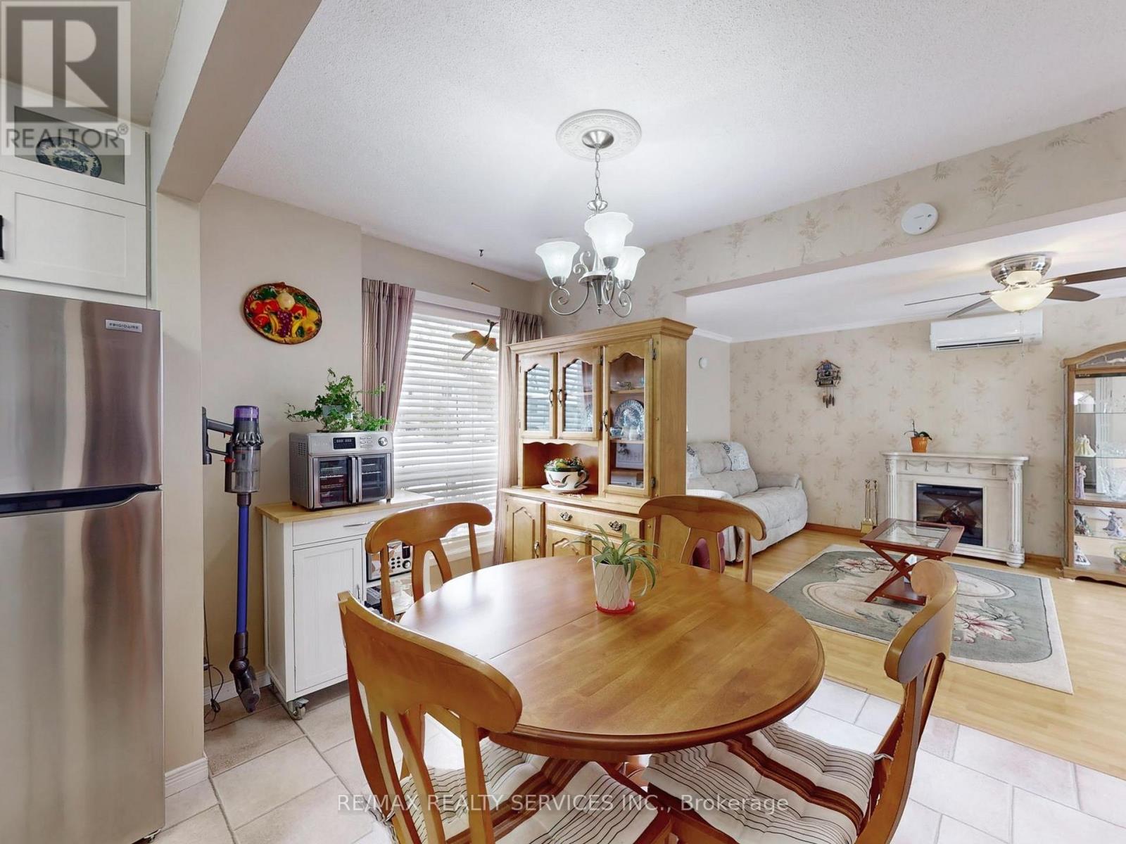 2 Grove Park Square, Brampton, Ontario  L6S 2K3 - Photo 15 - W12531688