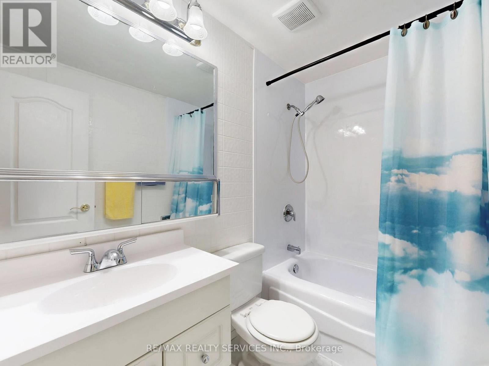 2 Grove Park Square, Brampton, Ontario  L6S 2K3 - Photo 29 - W12531688