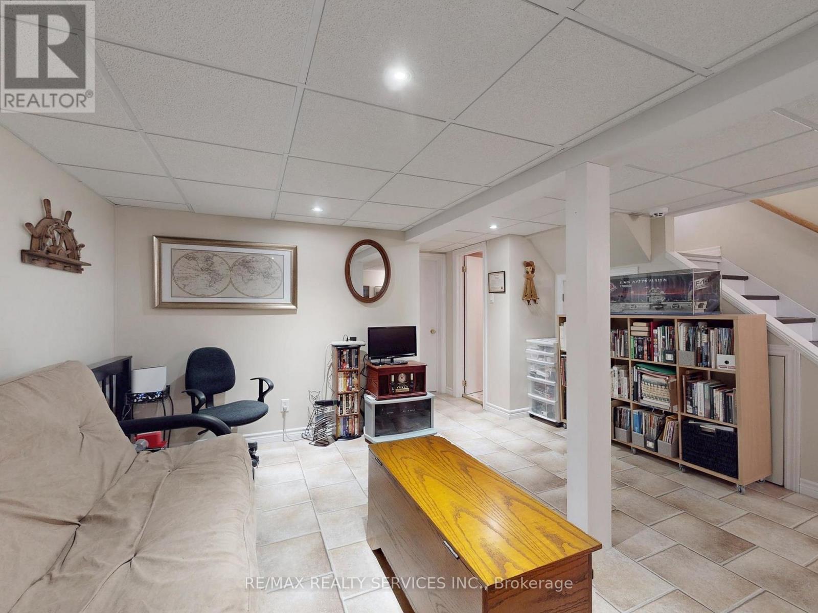 2 Grove Park Square, Brampton, Ontario  L6S 2K3 - Photo 33 - W12531688