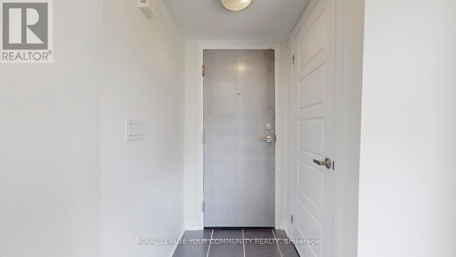 2 - 175 William Duncan Road, Toronto, Ontario  M3K 0B8 - Photo 5 - W12531692