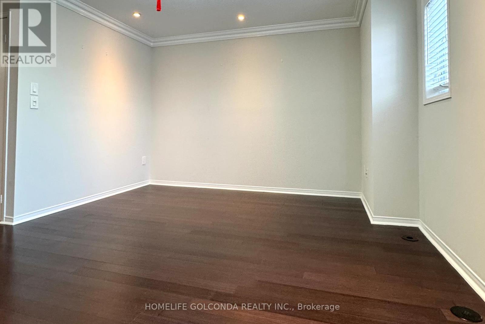 55 - 601 Shoreline Drive, Mississauga, Ontario  L5B 4K2 - Photo 4 - W12531704