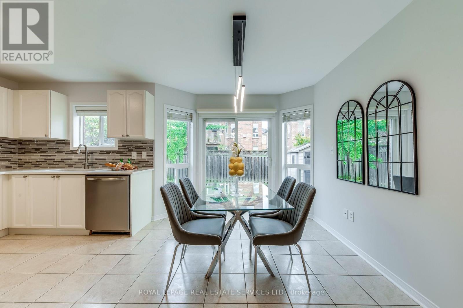 2151 Orchard Road, Burlington, Ontario  L7L 7K6 - Photo 13 - W12477634