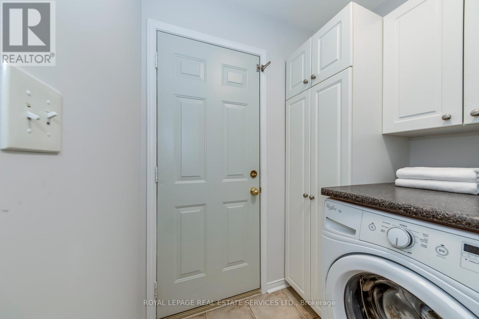 2151 Orchard Road, Burlington, Ontario  L7L 7K6 - Photo 21 - W12477634