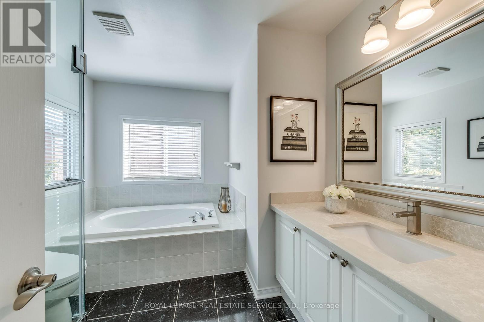 2151 Orchard Road, Burlington, Ontario  L7L 7K6 - Photo 29 - W12477634