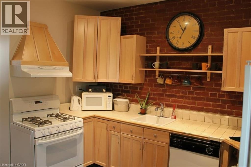 126 Park Street N, Hamilton, Ontario  L8P 3E8 - Photo 2 - 40785783