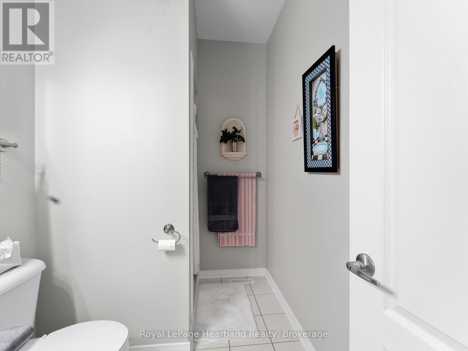 23 Stornoway Crescent, Huron East, Ontario  N0K 1W0 - Photo 13 - X12531740