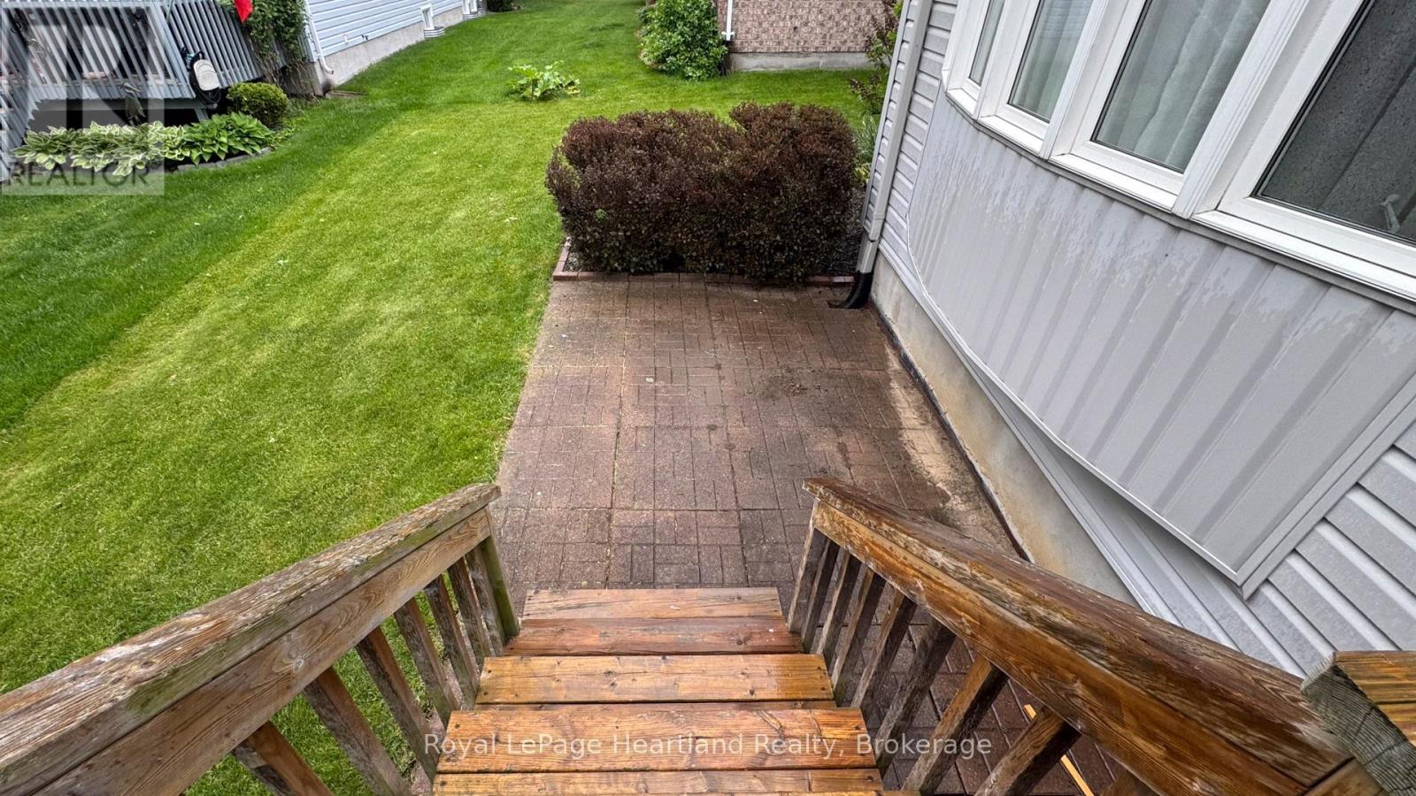 23 Stornoway Crescent, Huron East, Ontario  N0K 1W0 - Photo 3 - X12531740