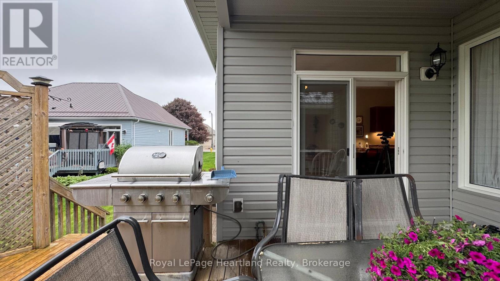 23 Stornoway Crescent, Huron East, Ontario  N0K 1W0 - Photo 4 - X12531740