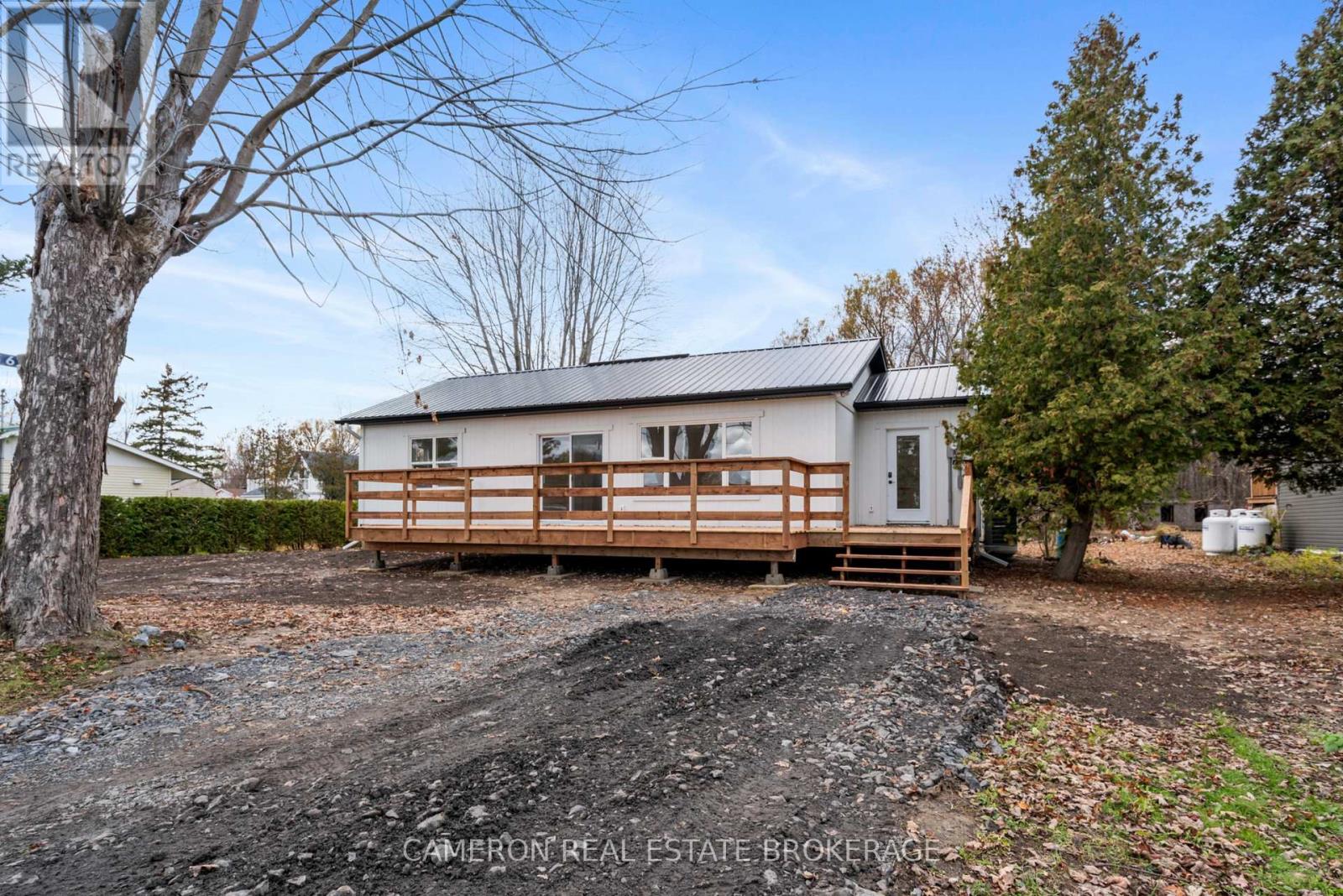 6271 153rd Avenue, South Glengarry, Ontario  K0C 1E0 - Photo 1 - X12531742