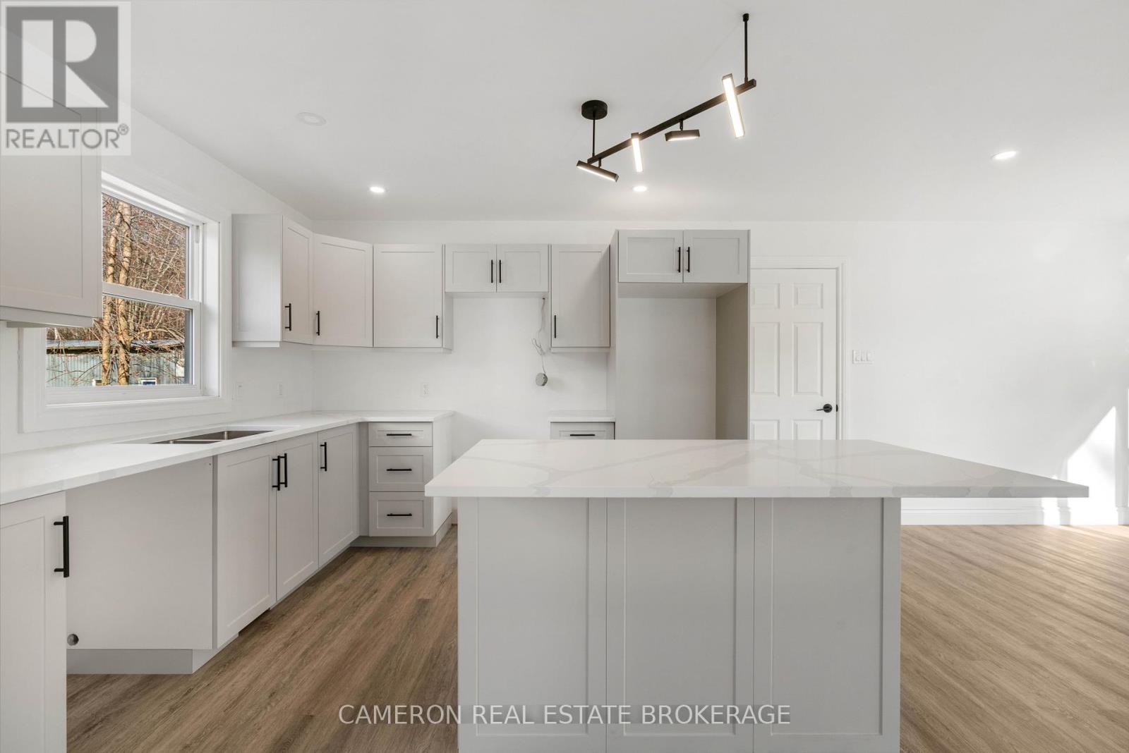 6271 153rd Avenue, South Glengarry, Ontario  K0C 1E0 - Photo 5 - X12531742